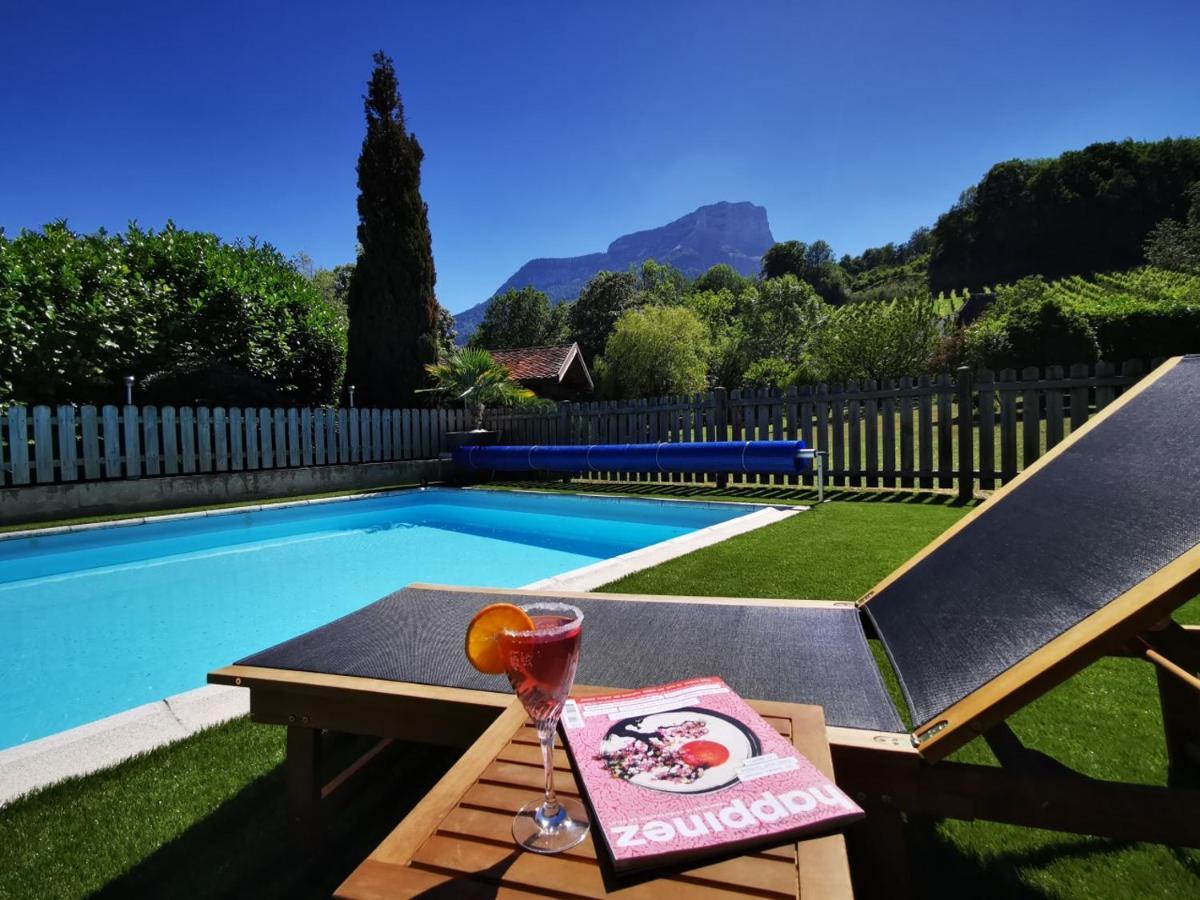 L'Etang De La Tourne Bed & Breakfast Les Marches ภายนอก รูปภาพ