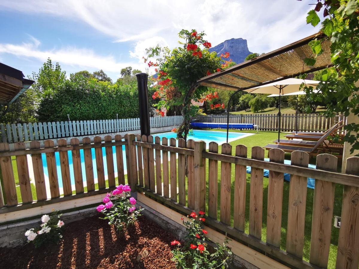 L'Etang De La Tourne Bed & Breakfast Les Marches ภายนอก รูปภาพ