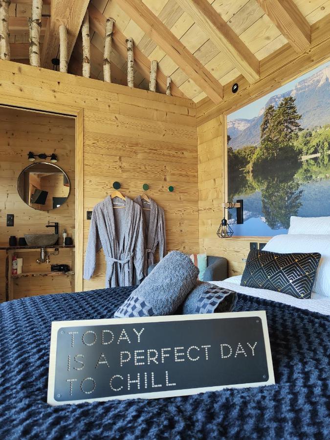 L'Etang De La Tourne Bed & Breakfast Les Marches ภายนอก รูปภาพ